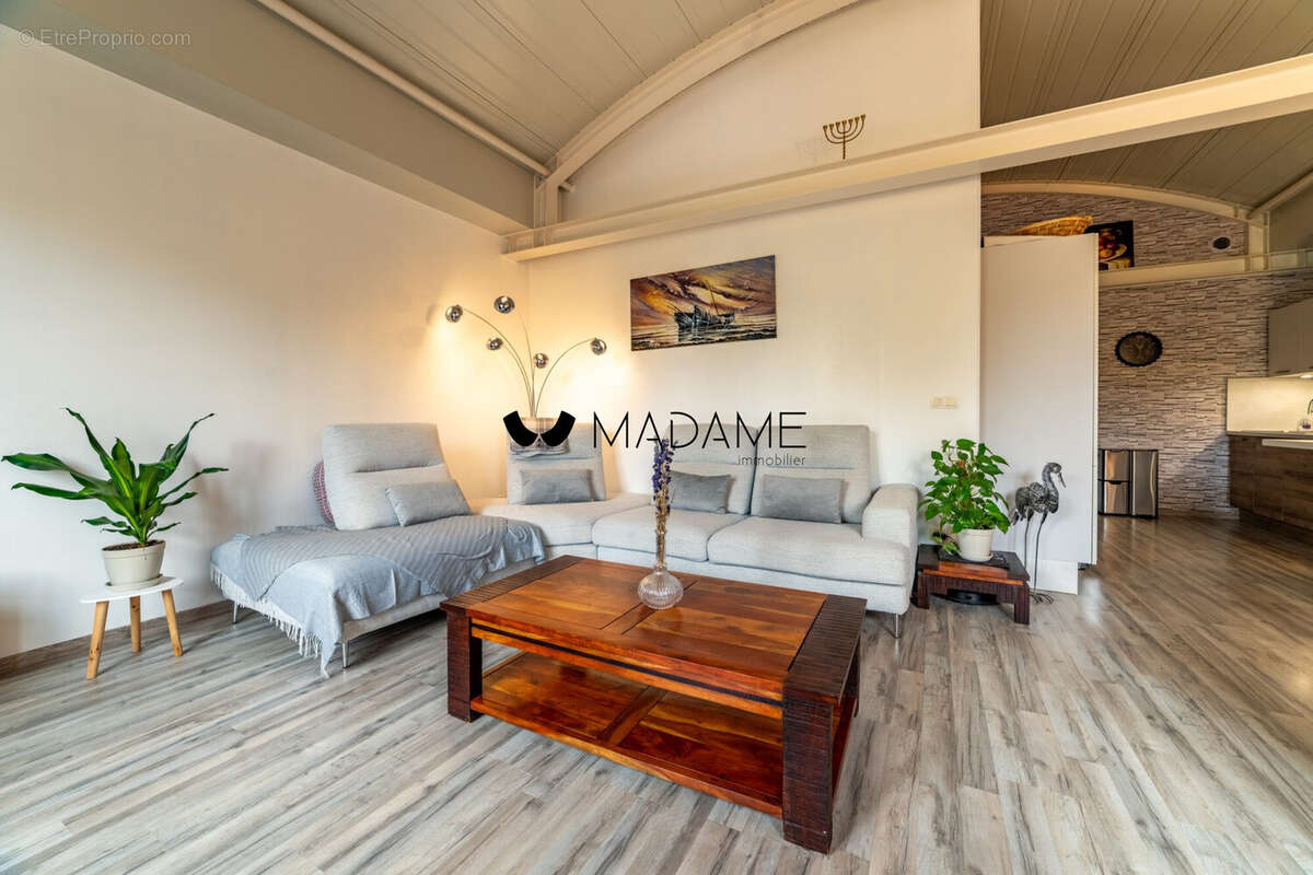 Appartement à RIVES
