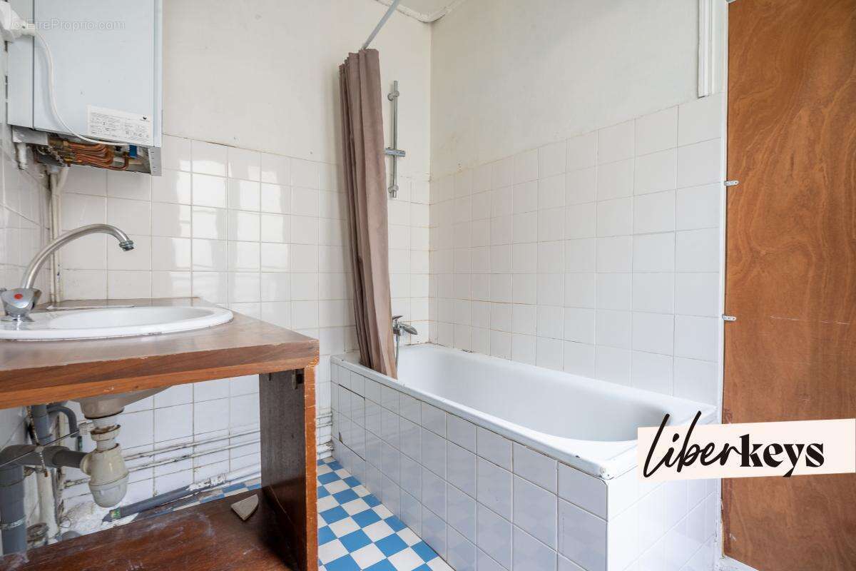 Appartement à PARIS-3E