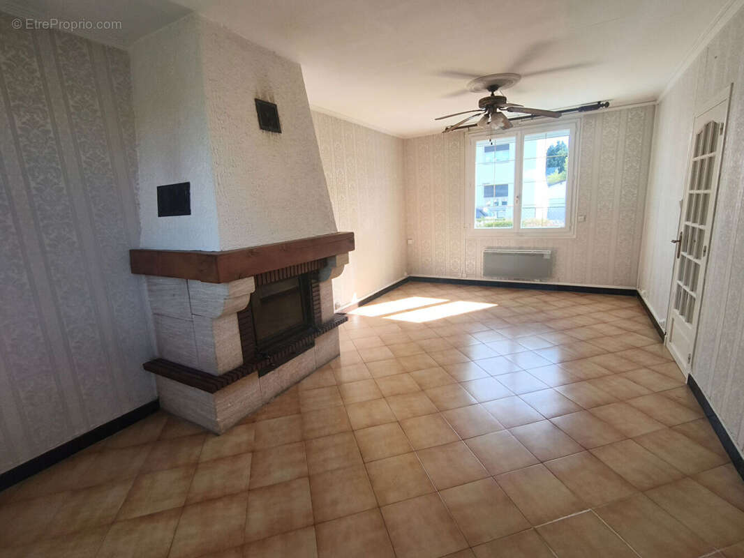 Maison à VARENNES-VAUZELLES