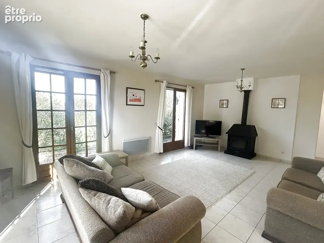 Maison de village avec 4 chambres et piscine au calme - photo 4