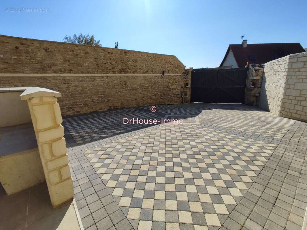 Maison à COURSEULLES-SUR-MER