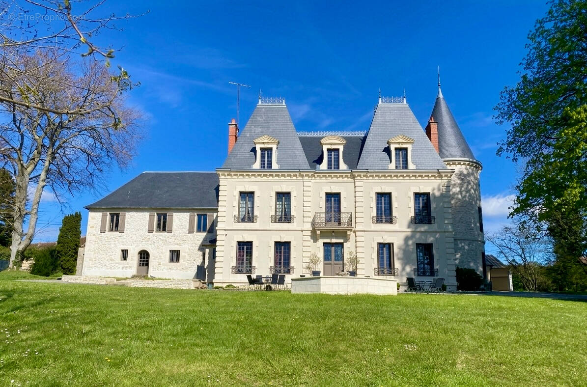 Maison à VARENNES-VAUZELLES