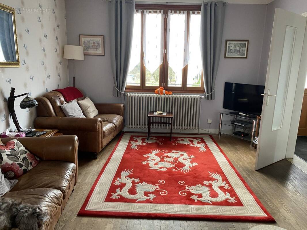 Maison à PEYRAT-LE-CHATEAU