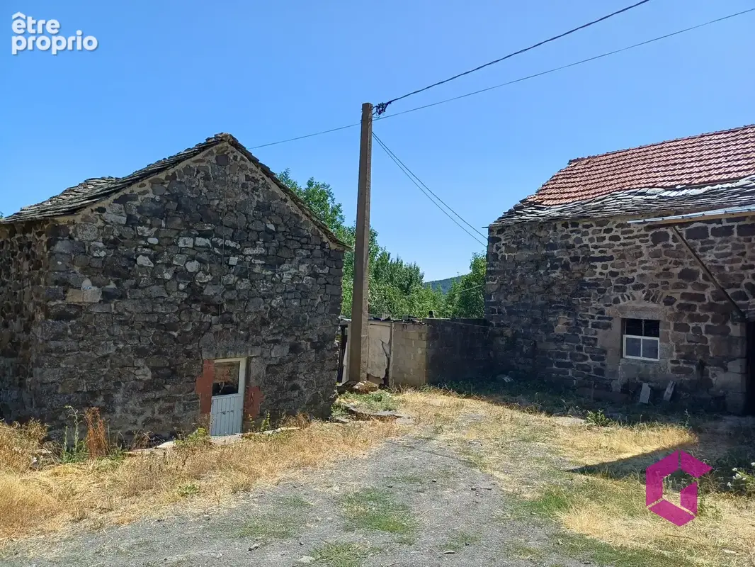 Corps de ferme isolé - photo 1