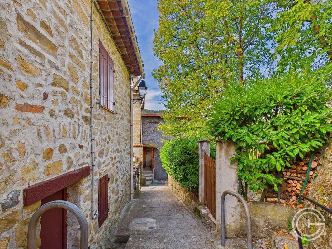 Appartement à LANTOSQUE