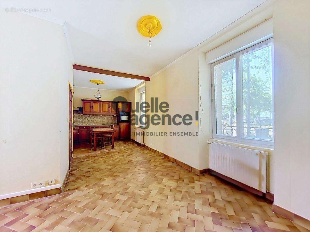 Brest rive gauche – Une maison pleine de potentiel avec 4 chambres et jardin - photo 2