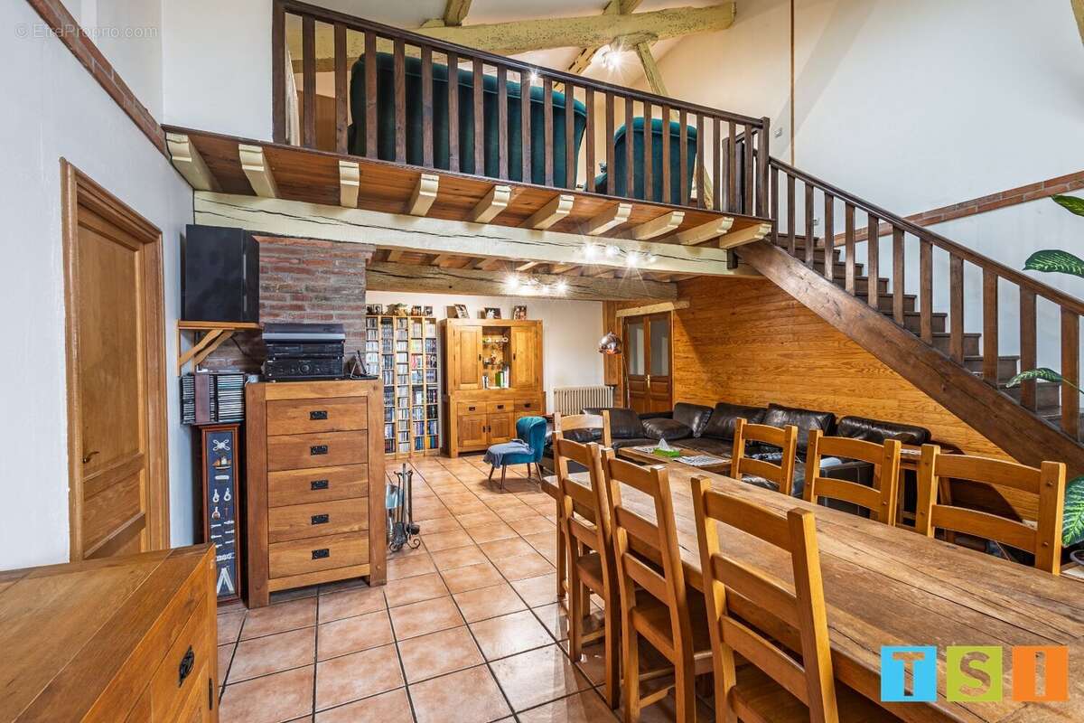 Maison à POUY-DE-TOUGES