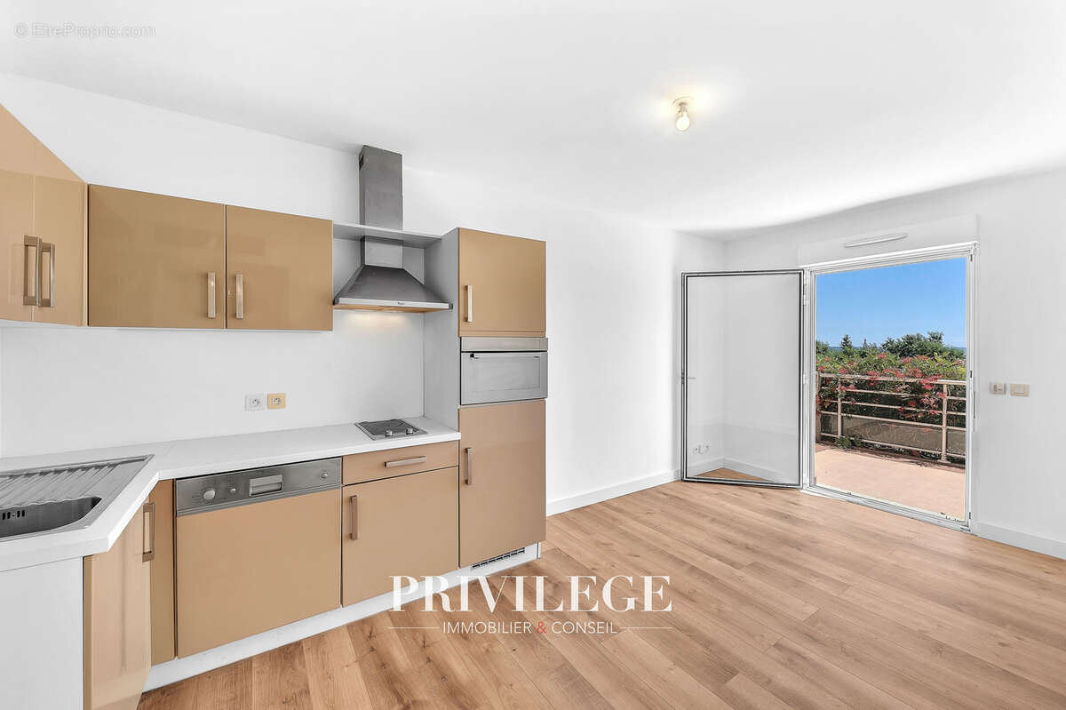 Appartement à MANDELIEU-LA-NAPOULE