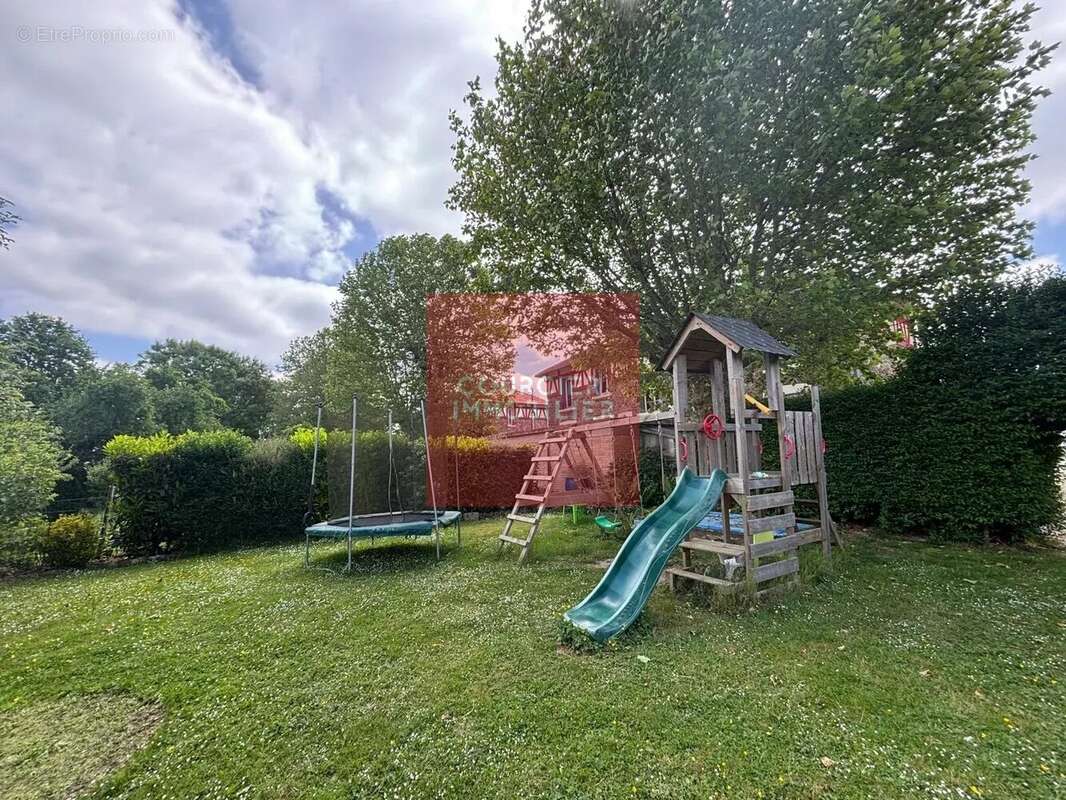 Appartement à SAINT-REMY-L'HONORE
