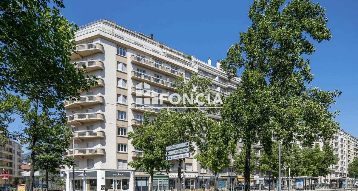 GRENOBLE secteur Foch proche Caserne de Bonne! - photo 10