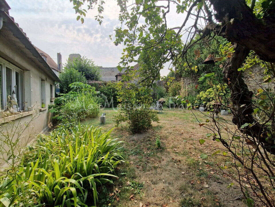 Maison à SAINT-POURCAIN-SUR-SIOULE