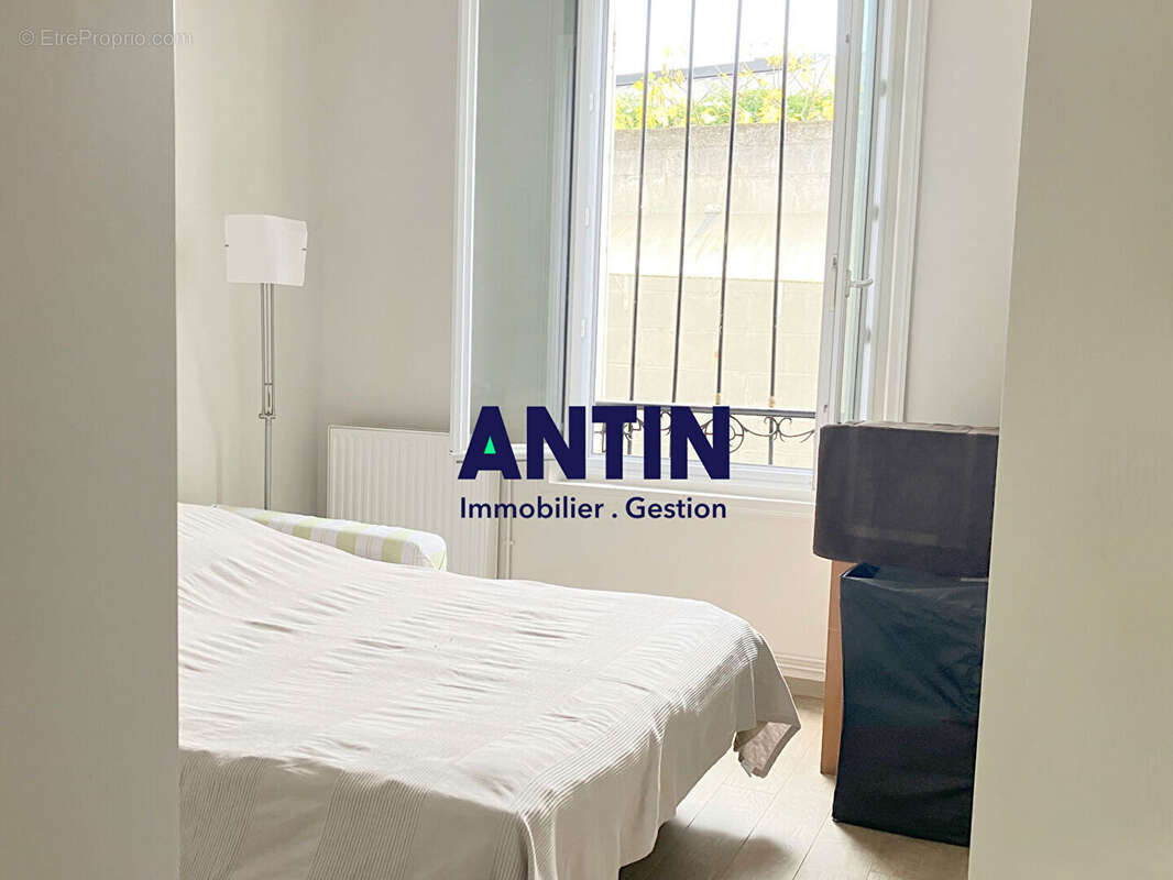 Appartement à COURBEVOIE
