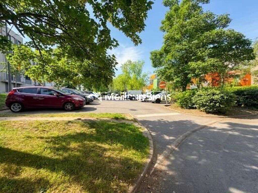 Murs Commerciaux Occupés 56 m² – Cergy Préfecture (Le Ponceau) – Idéal Investisseur / Rendement Sécurisé - photo 13