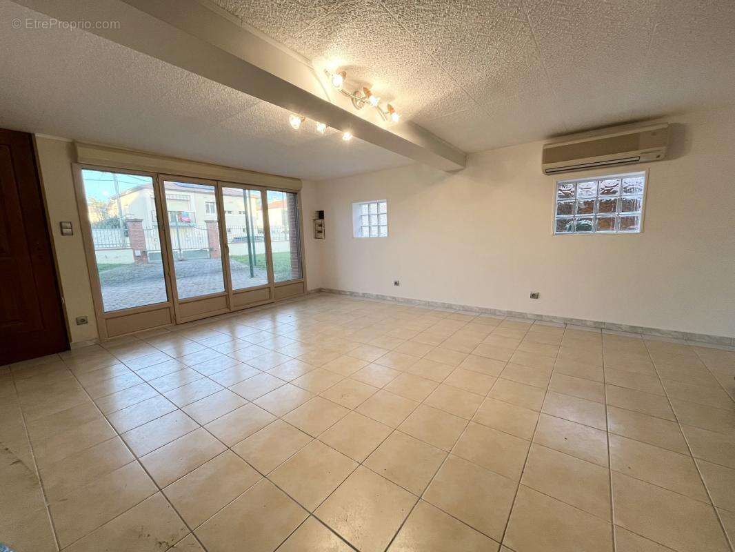 Maison à BRUGUIERES