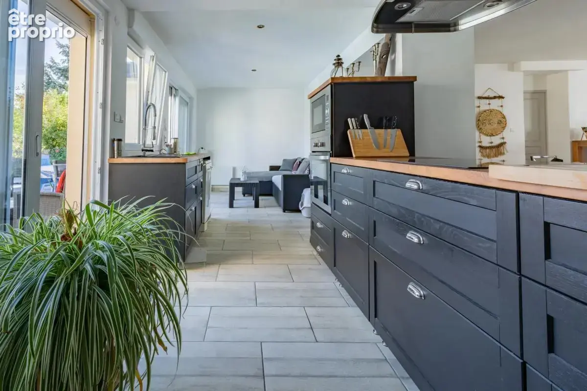 Maison 6 pièces, 155 m² à Nantes avec terrasses, garage, piscine - photo 3
