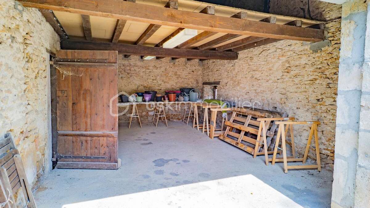 Surprenante maison de caractère à rafraîchir pour un projet familial ou professionnel - photo 27