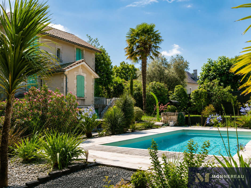 Maison de ville avec piscine - photo 2