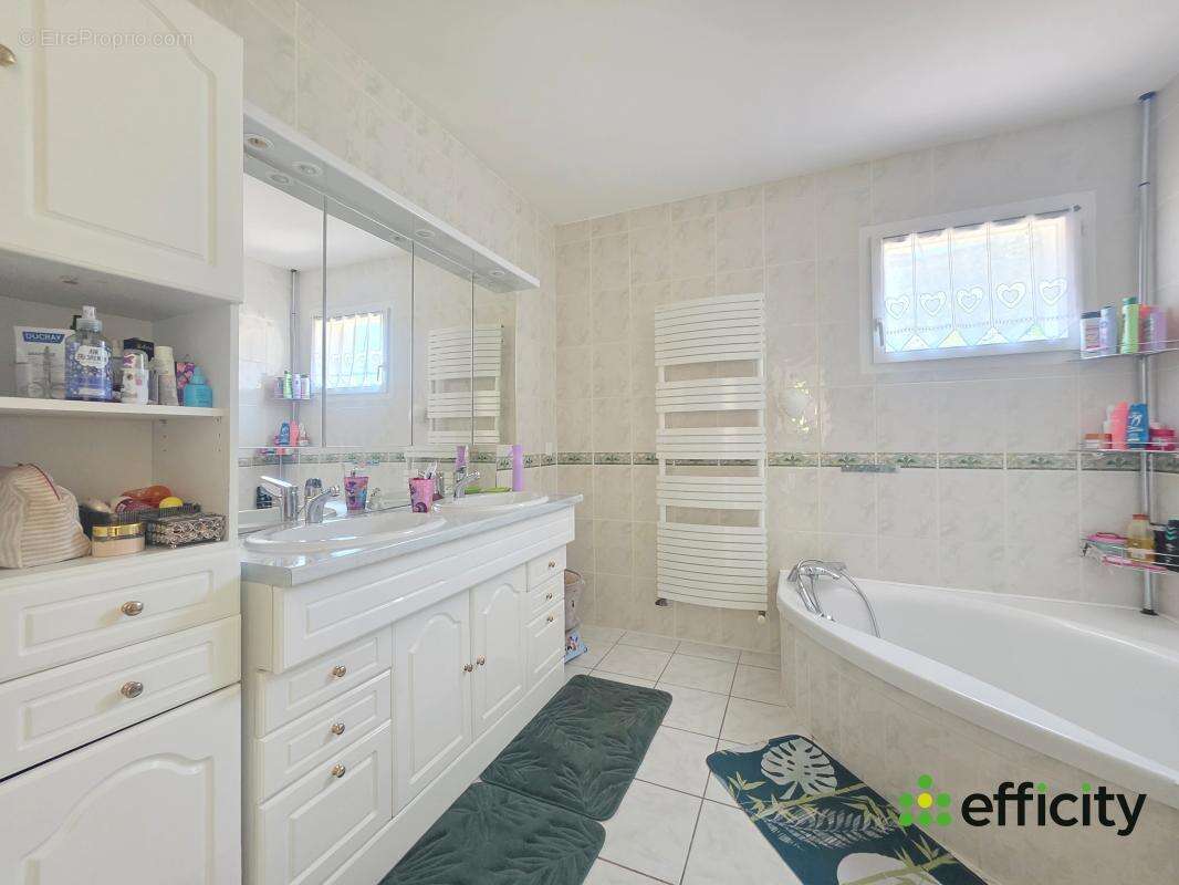 Maison 245 m² à Marcoux  - photo 11