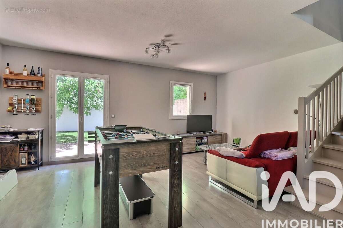 Maison 80 m² à Vitrolles  - photo 2
