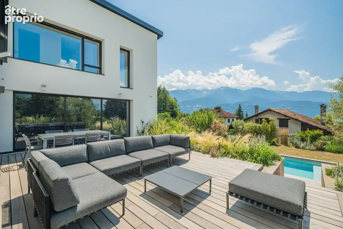 Maison 240 m² à Saint-Ismier  - photo 3