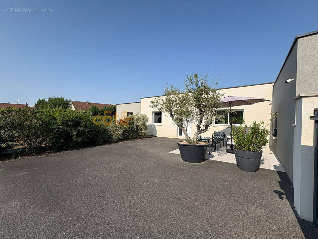 Maison contemporaine de plain-pied avec piscine - photo 11