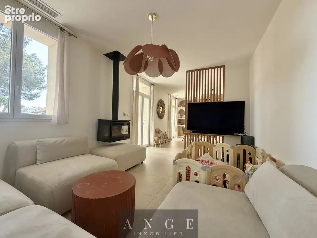 Bas de villa Magnifique 2023 avec jardin, piscine et parkings - photo 6