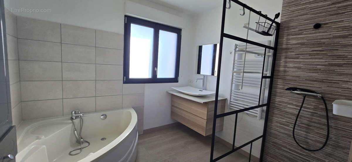 Maison à SAINT-JEAN-DE-LA-BLAQUIERE