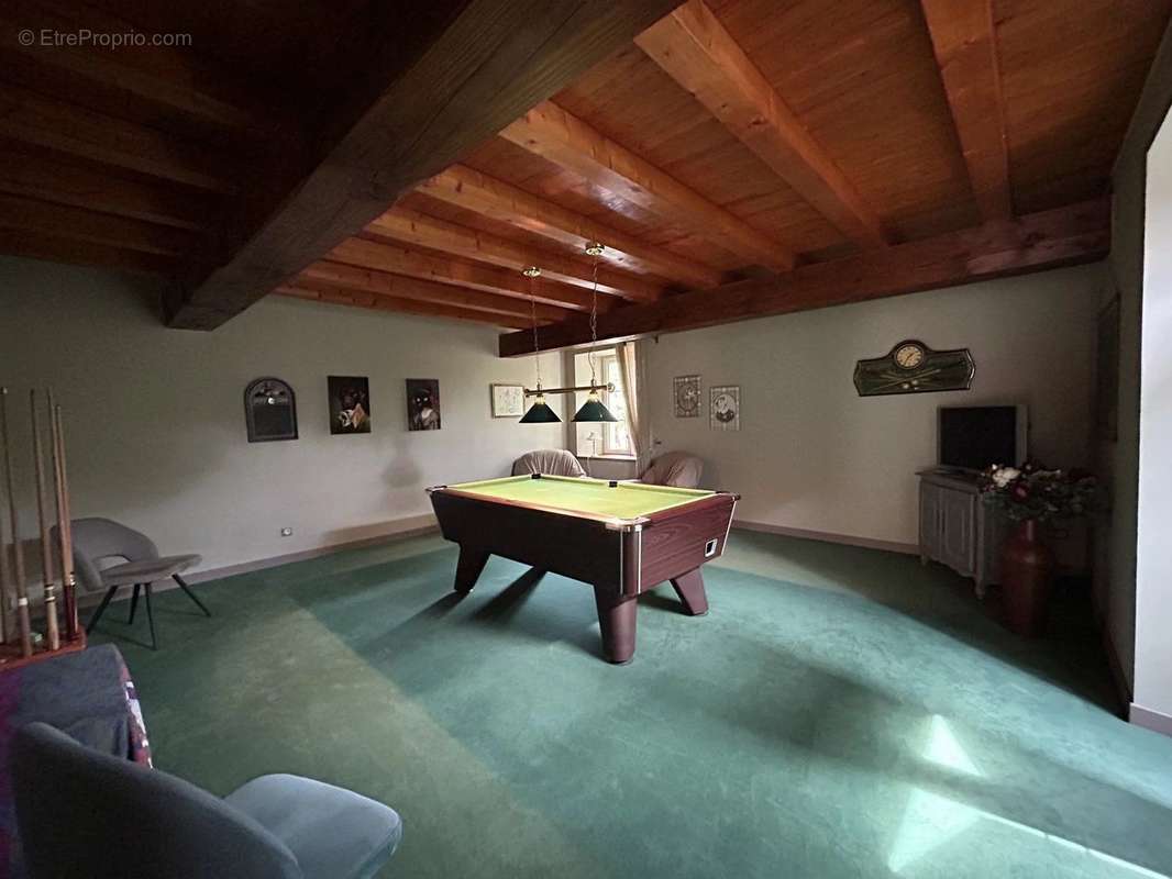 Maison à VILLENEUVE-LA-COMTESSE