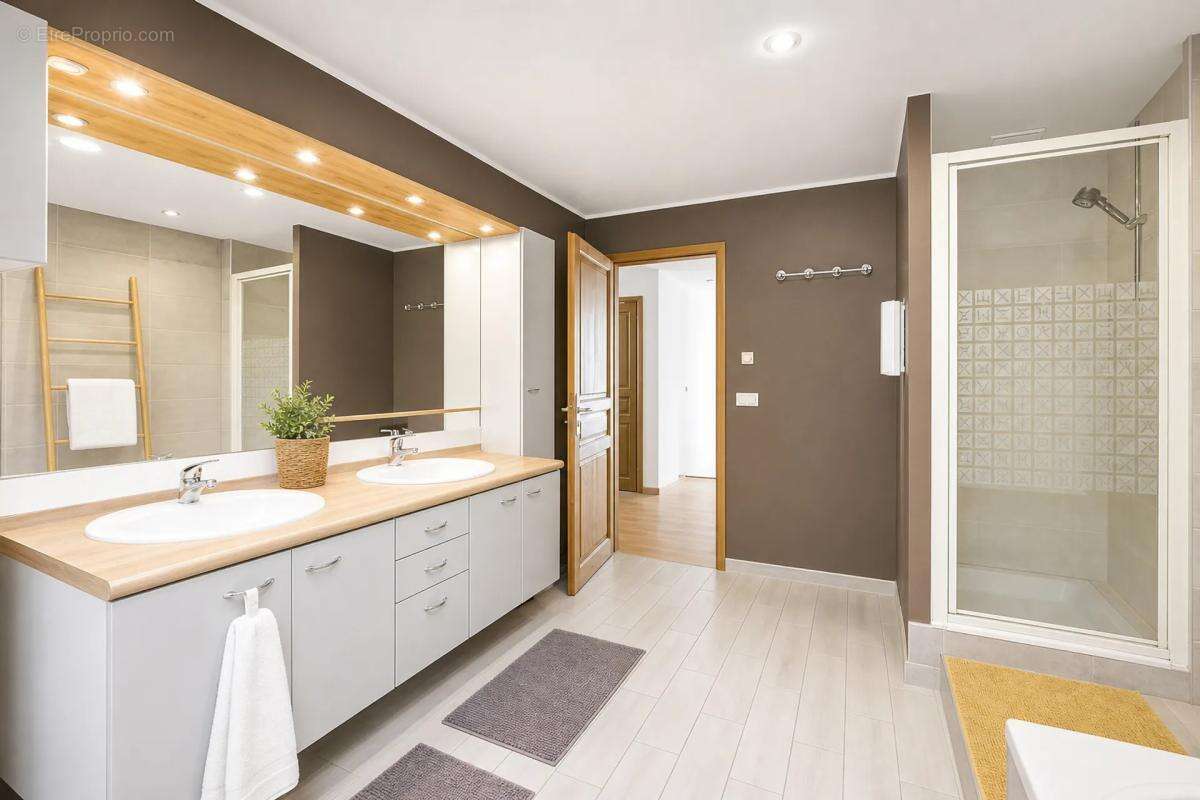 Propriété familiale de 185 m² avec piscine, sans vis-à-vis - photo 16