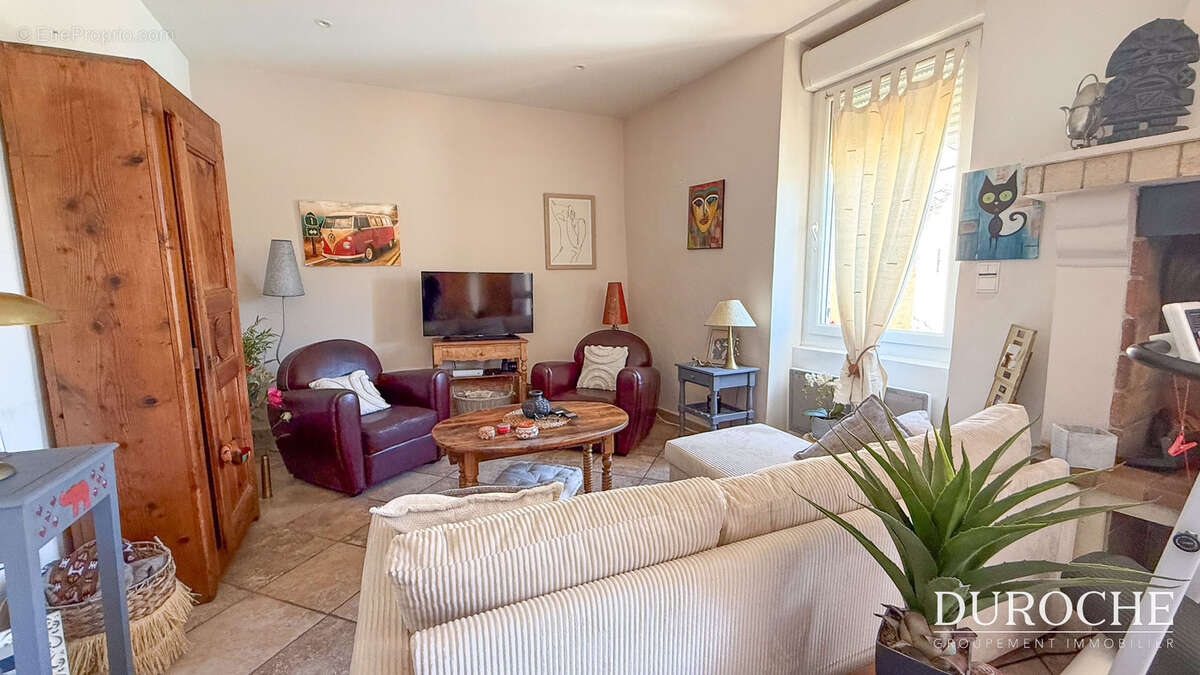 Maison à MORNAS