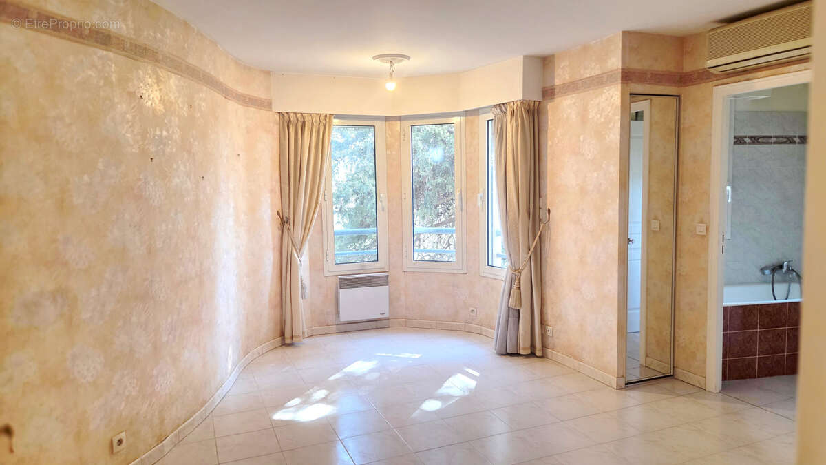 Appartement à LE CANNET