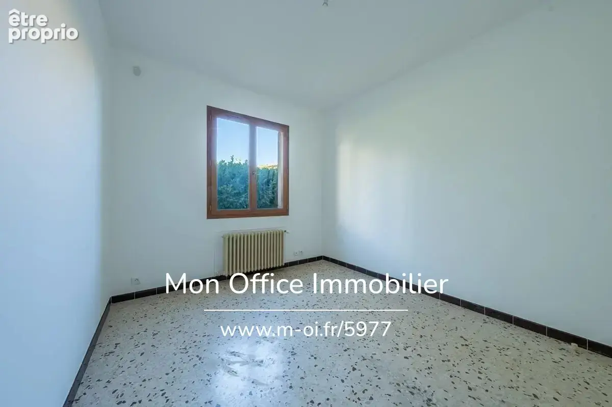 Référence : 5977-CDI. - Cabriès – Haut de villa T5 de 124 m² avec jardin, terrasse et 3 stationnements - photo 8