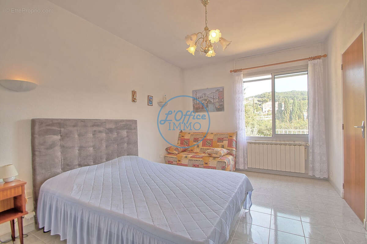 Maison à CARQUEIRANNE