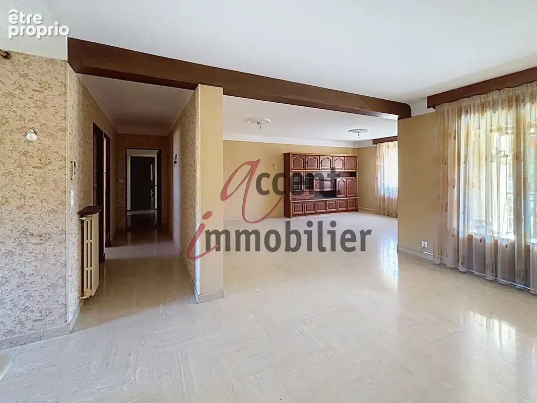 Grande maison familiale de 280 m² avec piscine sur 3 000 m² de terrain - photo 12