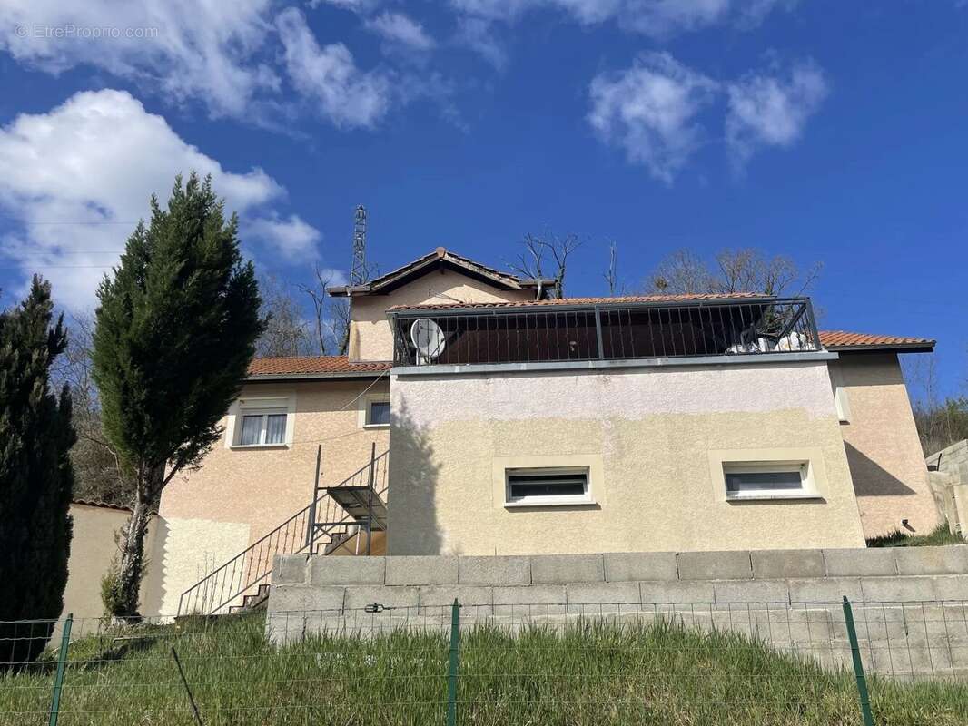 Maison à LA TOUR-DU-PIN