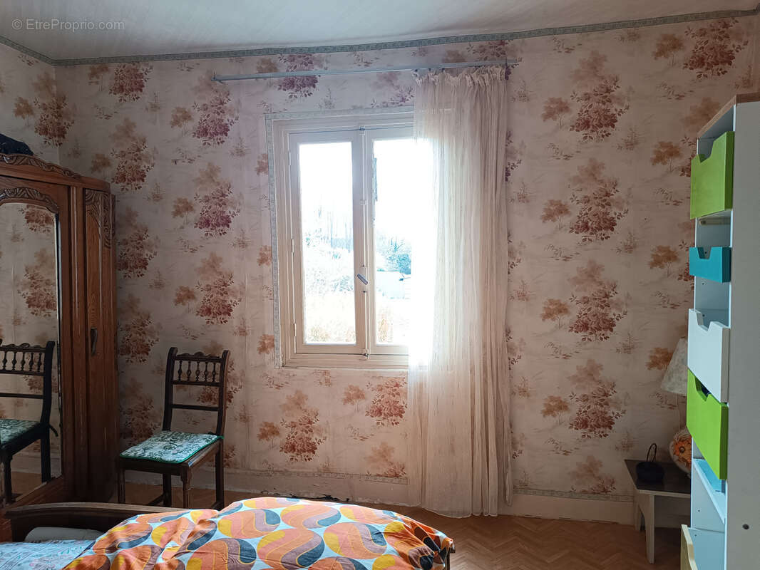 Maison à LA GUERCHE-SUR-L'AUBOIS