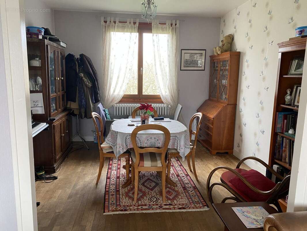 Maison à PEYRAT-LE-CHATEAU