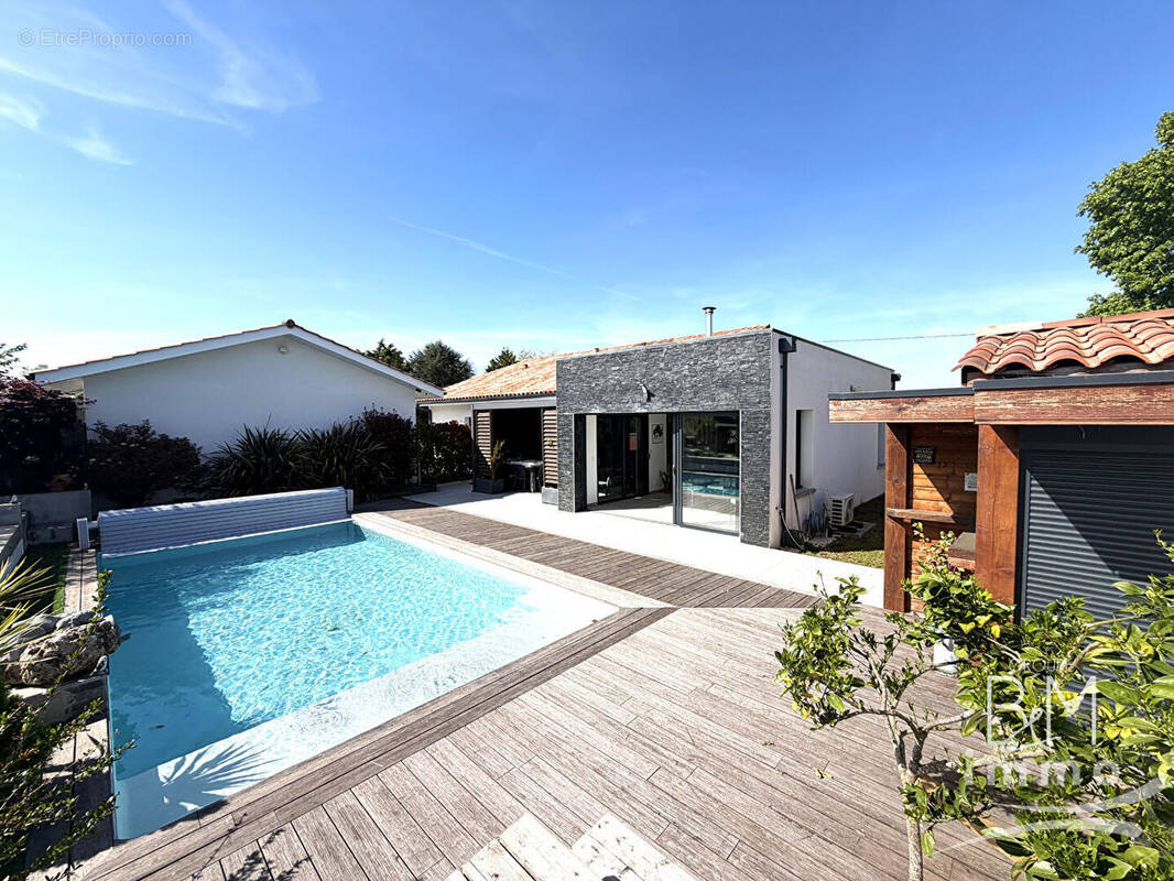 Maison à SAINT-GEOURS-DE-MAREMNE