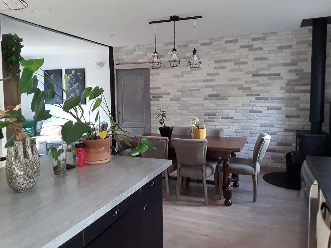 Pieusse Plain pied 2 chambres jardin - photo 2