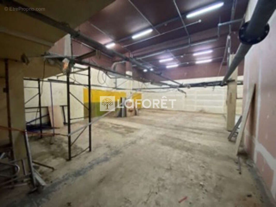 Commerce à POINTE-A-PITRE