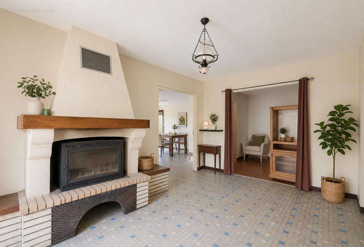 Maison à AMBARES-ET-LAGRAVE