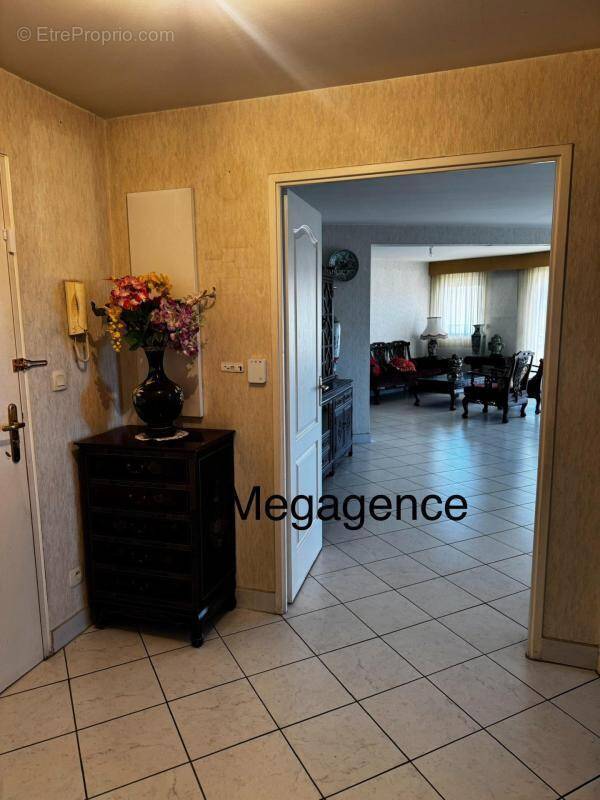 Appartement à HYERES