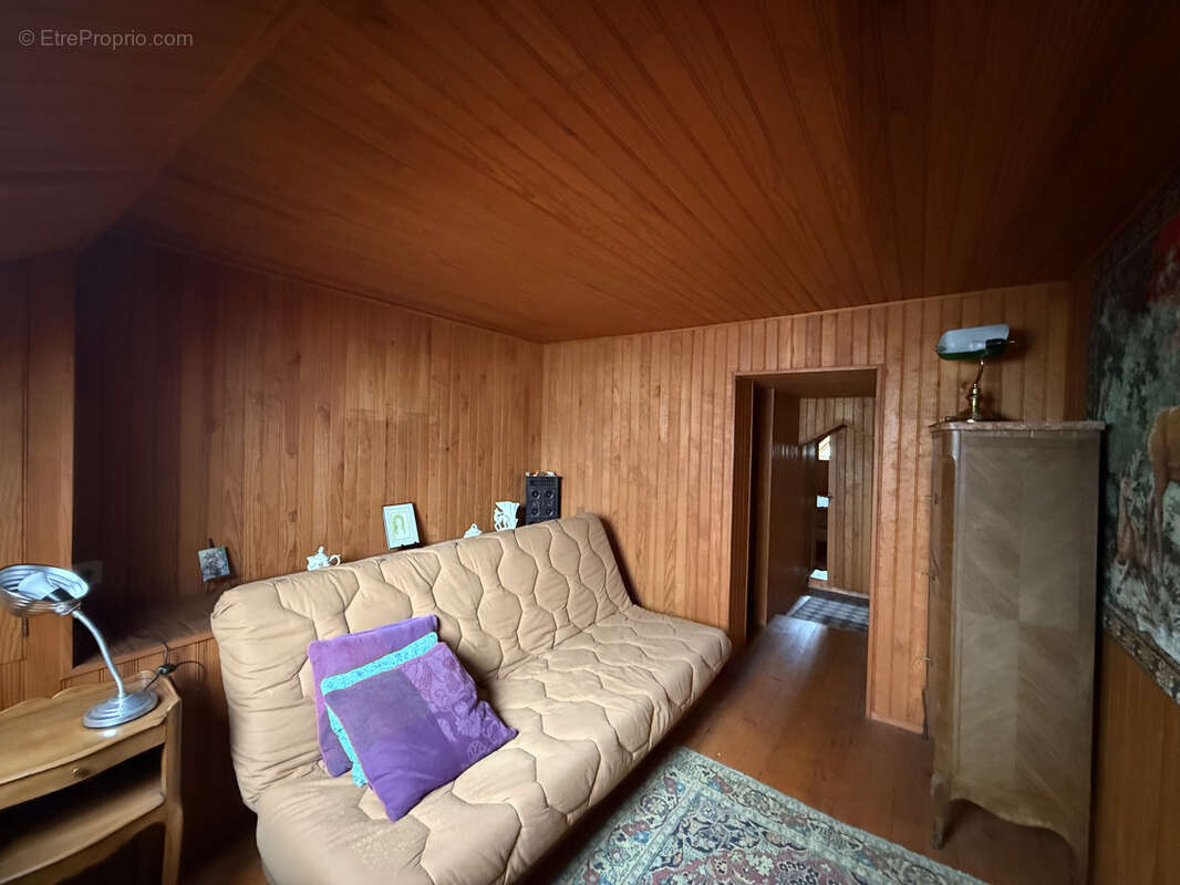 Maison à LA QUEUE-LES-YVELINES