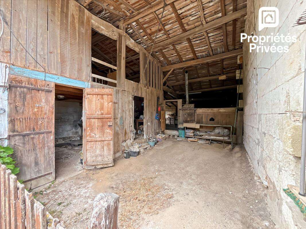 Maison en pierre 90 m² avec chai, hangar et terrain 1 750 m² Clérac - photo 2
