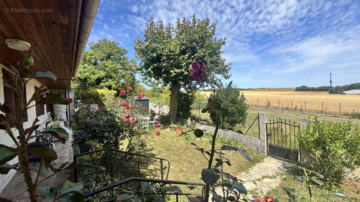 Maison avec sous-sol - photo 2