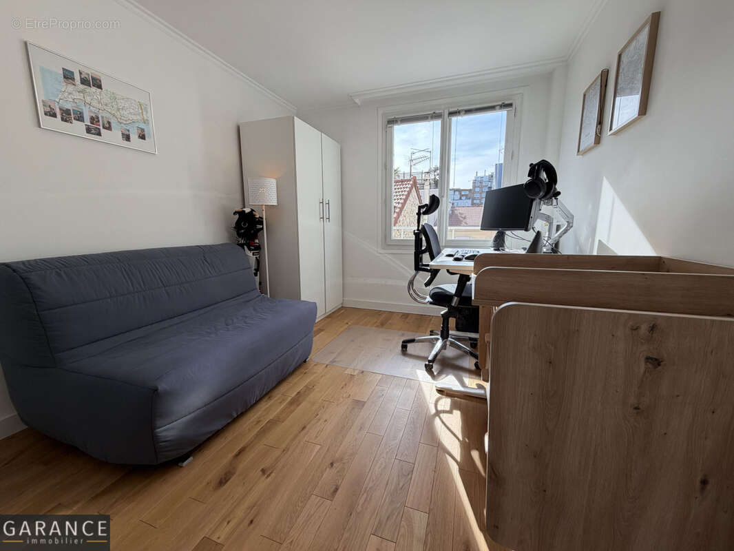 Appartement à PARIS-14E
