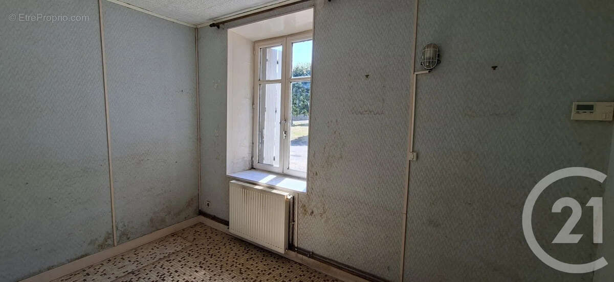 Maison 100 m² à Neuvy-En-Dunois  - photo 7