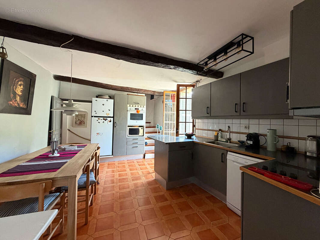 Le Broc : Maison de village 5 Pièces avec dépendance et jardin - photo 6