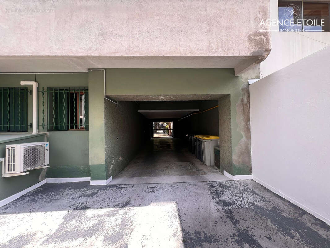 Parking à MARSEILLE-8E