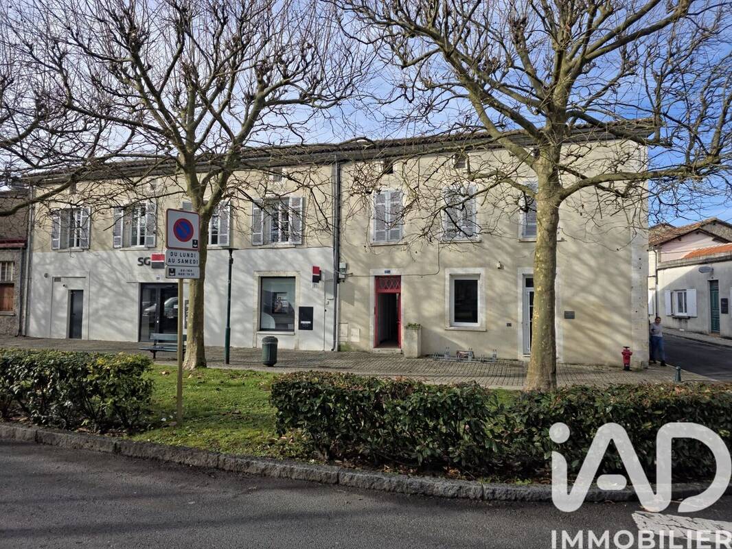 Photo 1 - Appartement à BARBEZIEUX-SAINT-HILAIRE
